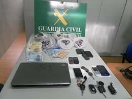 Material incautado en la Operación Tres Picos de la Guardia Civil de Ceuta