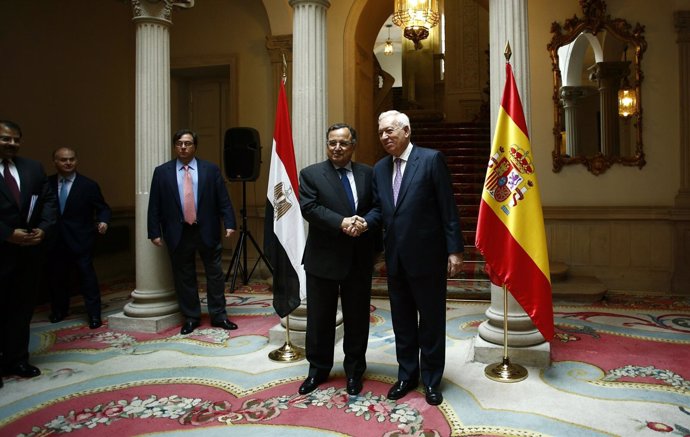 El ministro de Exteriores, García-Margallo, con su homólogo egipcio, Nabil Fahmy