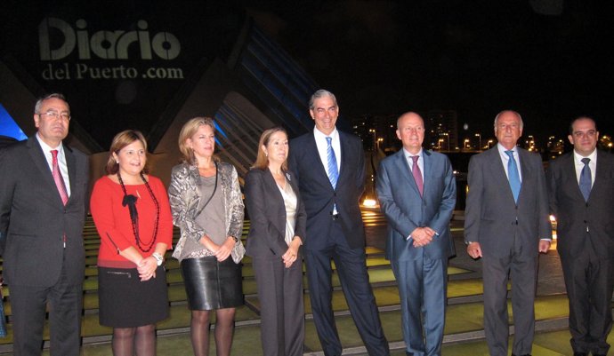 Ana Pastor con Paula Sánchez de León y los consellers Isabel Bonig y Máximo Buch