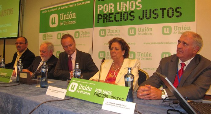 Rita, Fabra y Arias Cañete, de derecha a izquierda, en la asamblea de Unión de U