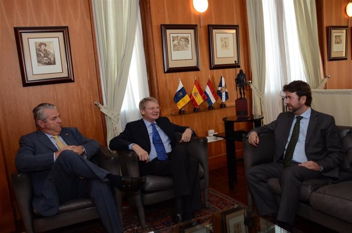 Encuentro con el embajador