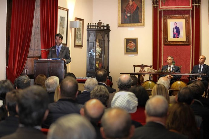 El presidente del Cabildo, Carlos Alonso