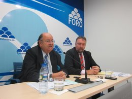 Sostres y Oblanca, en rueda de prensa. 