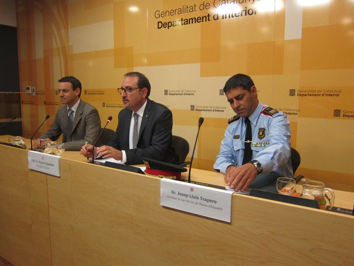 El dtor de Mossos M.Prat, el conseller R.Espadaler y el comisario J.L.Trapero
