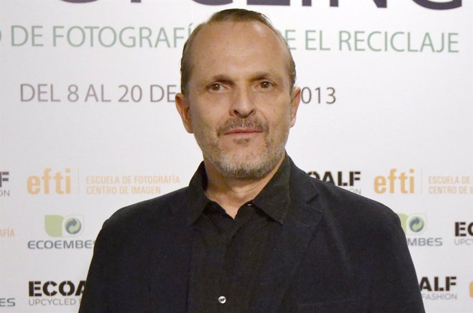 Bosé todo un padrazo que además... Recicla