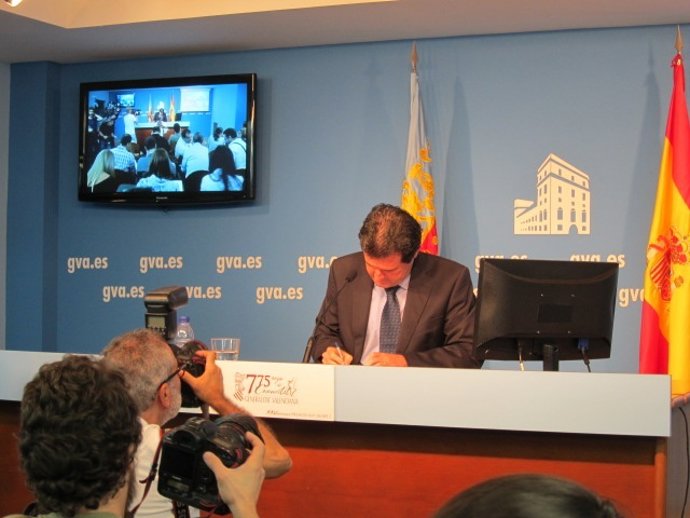 Císcar tras el pleno del Consell