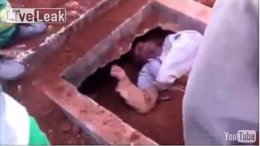 Hombre enterrado vivo en Brasil