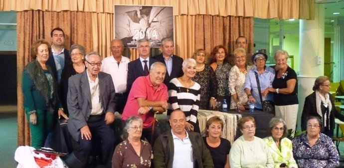 Centro Social de Puerto de Mazarrón elabora 2.000 calendarios solidarios 