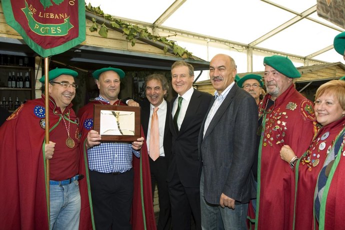 Entrega de la Alquitara de Oro en la Fiesta del Orujo de Potes