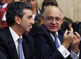 El ministro del Interior de Argentina, Florencio Randazzo (derecha).