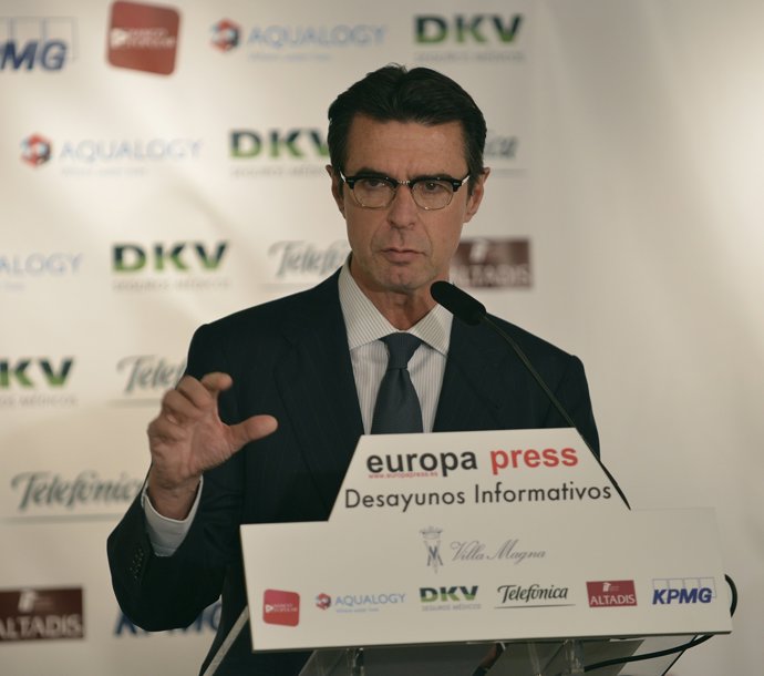 José Manuel Soria en los Desayunos de Europa Press