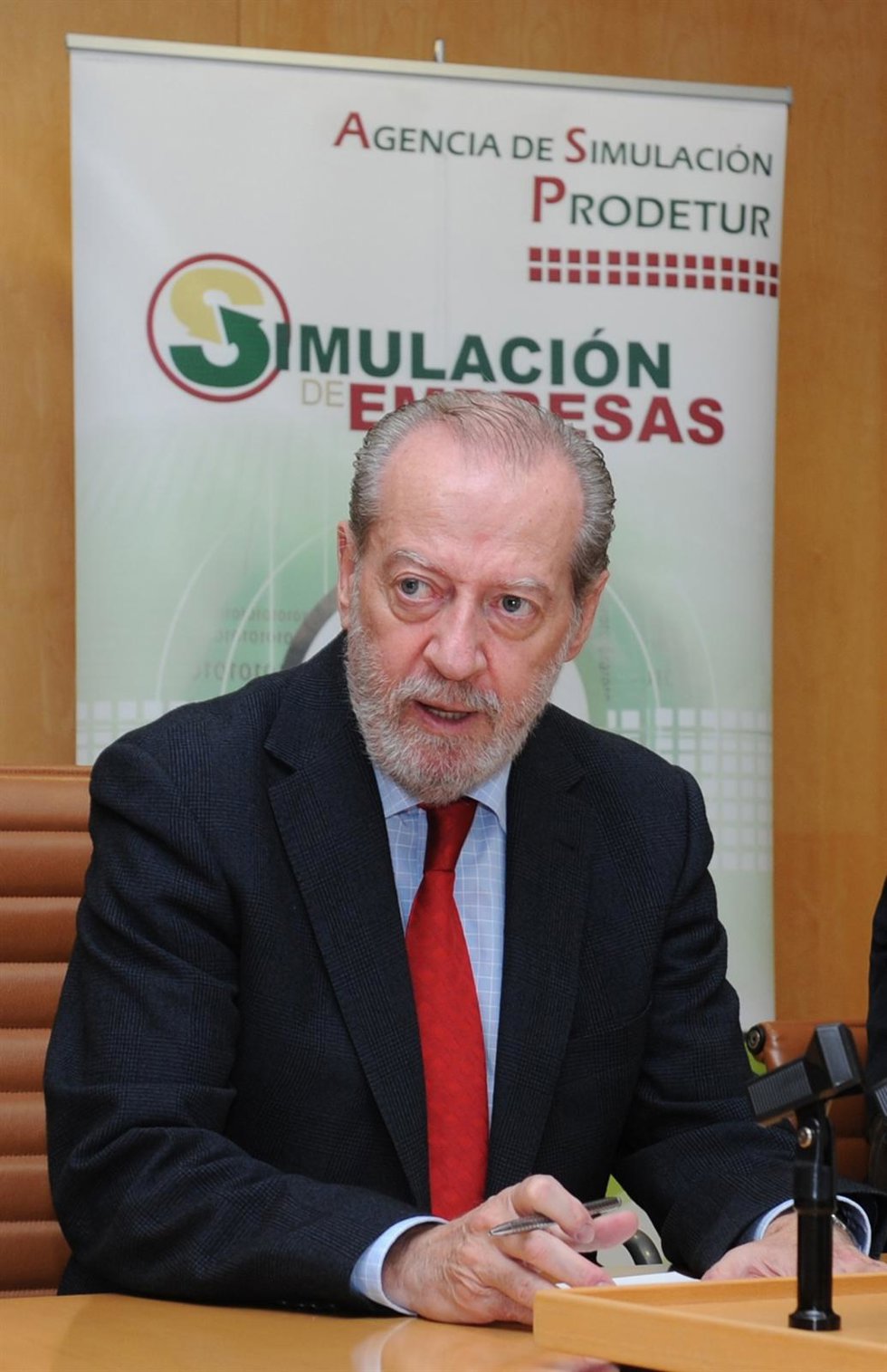 El presidente de la Diputación, Fernando Rodríguez Vilallobos