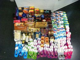 Alimentos intervenidos a la detenida por comerciar con estos productos robados