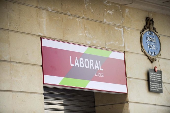 Ofina de Caja Laboral.