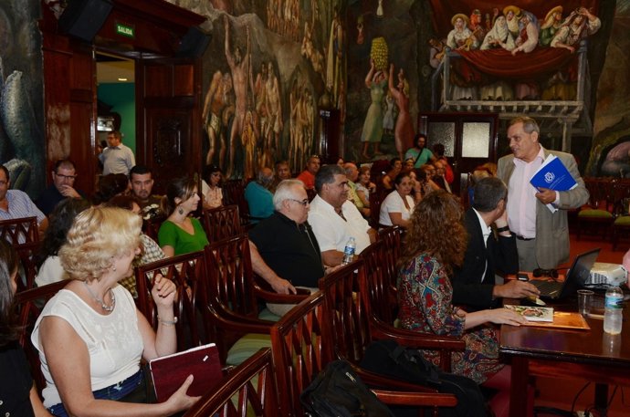 Reunión con artesanos