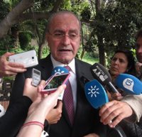 De la Torre espera que la Junta acepte el estudio entre tranvía y metrobús