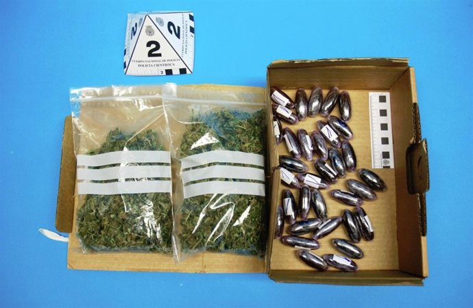 Marihuana y bellotas de hachís