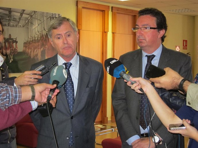 El vicepresidente de la FOE, Luis Márquez, y Manuel Andrés González. 