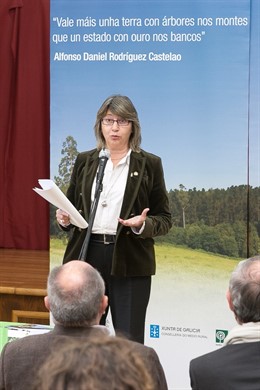 La conselleira Rosa Quintana, durante el acto en Porto do Son