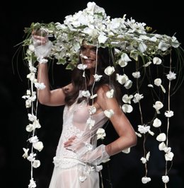 Modelo de Francis Montesinos en Cibeles Madrid Fashion Week