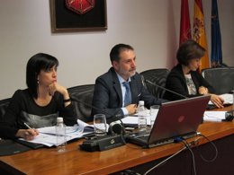 Helio Robleda, en el centro, en comisión parlamentaria