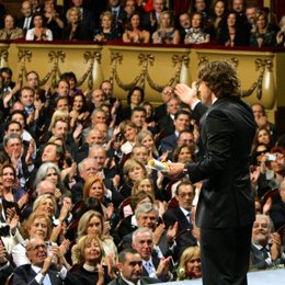 fernando alonso premio principe asturias saluda espaldas
