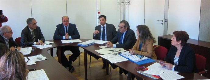 Sánchez preside la reunión del Consejo regional de Trabajo Autónomo