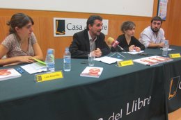 Laia Altarriba, Ton Barnils (editor) Laia Soldevila,Albert Lloreta (periodistas)