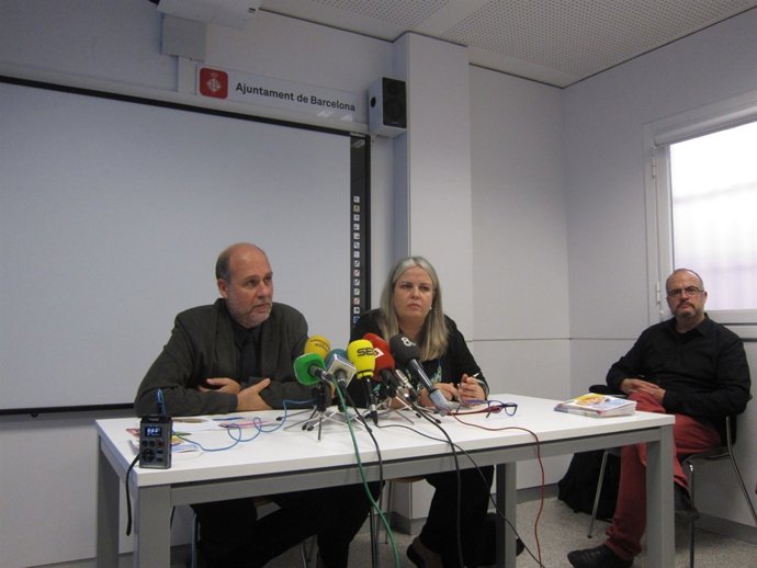 El comisionado de Inmigración M.Esteve y la teniente de alcalde M.Fandos