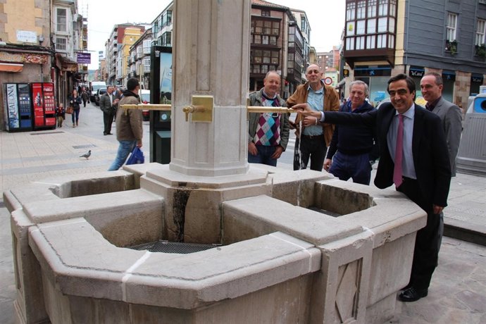 Fuente de cuatro caños en Torrelavega 