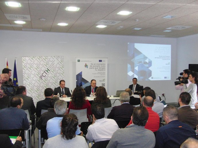 Reunión en el PCTH. 