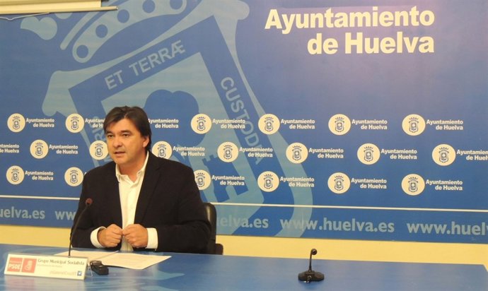 El portavoz del PSOE en el Ayuntamiento, Gabriel Cruz. 