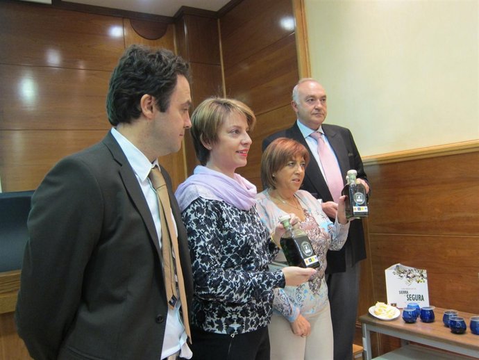 Presentación del etiquetado de recolección temprana de la DO Sierra de Segura.