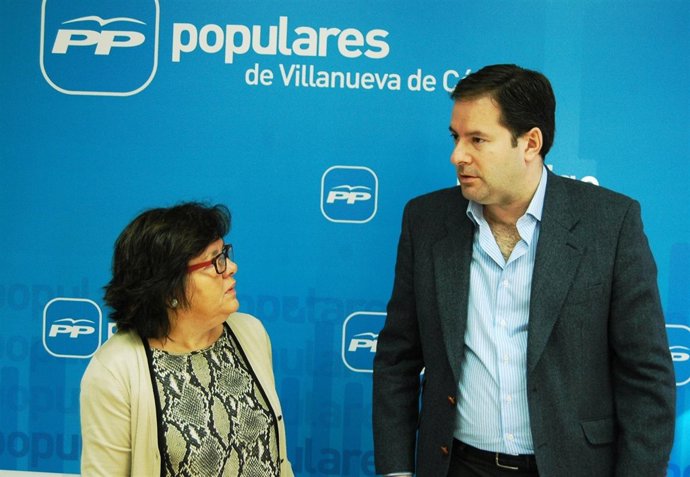 Sánchez y Molina en la sede del PP de Villanueva de Córdoba