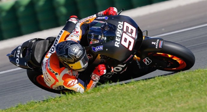 Marc Márquez con la nueva moto de la temporada 2014