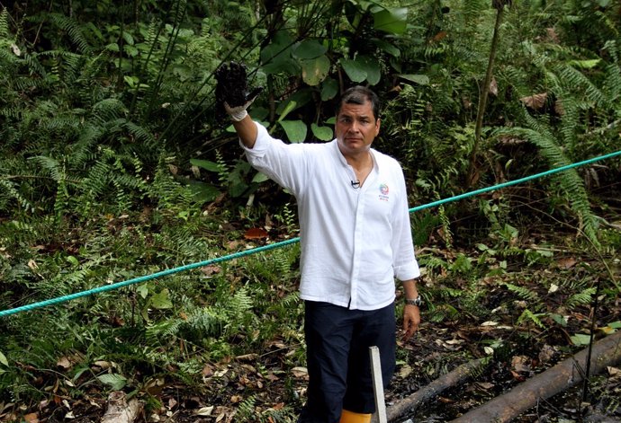 El presidente ecuatoriano, Rafael Correa, en la campaña contra Chevron.