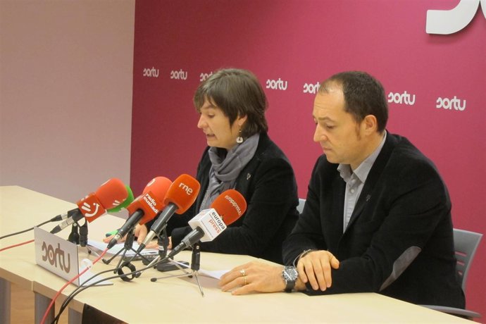 Maribi Ugarteburu y Pernando Barrena (Sortu)