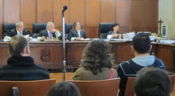 Juicio a los acusados de estafar con la venta de casas de madera en Mengíbar