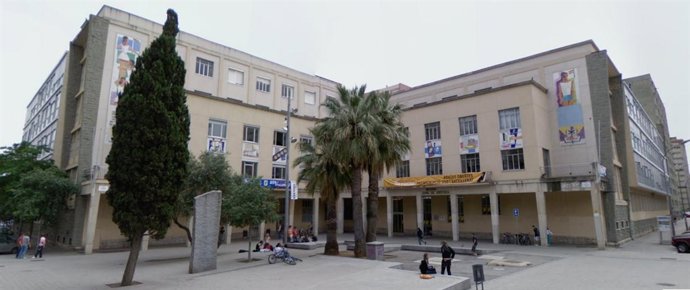 Institutos Joan d'Àustria e Infanta Isabel, en el distrito de Sant Martí