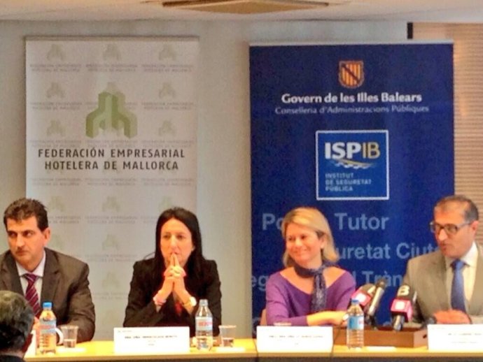 De Benito y Núria Riera