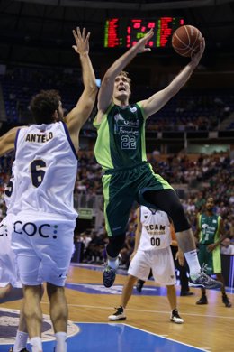 Zoran Dragic en el Unicaja-UCAM Murcia