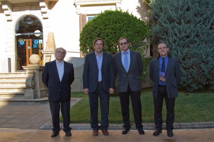 Enric Fossas, a la derechoa, junto al resto de candidatos a rector de la UPC
