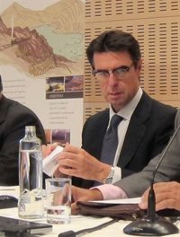 Soria pide que la Junta aclare cómo pagará suministros vitales de agua y luz