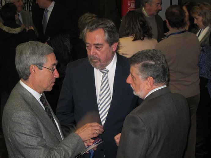 Belloch con Zubiri antes de inaugurar jornadas sobre arquitectura y justicia