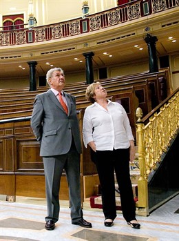 Jesús Posada y Celia Villalobos inspeccionando las obras