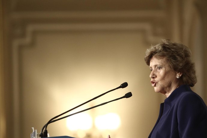 La defensora del Pueblo, Soledad Becerril, en un desayuno