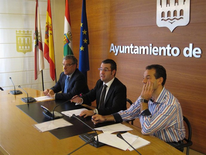 Merino, Royo e Ibáñez, en la presentación de los presupuestos 