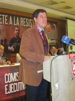 El secretario xeral del PSdeG, Gómez Besteiro, interviene en un acto de UGT