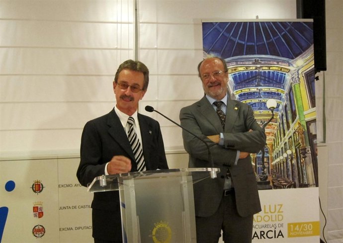 Pepe García y vLeón de la Riva en la presentación de la expo de acuarelas