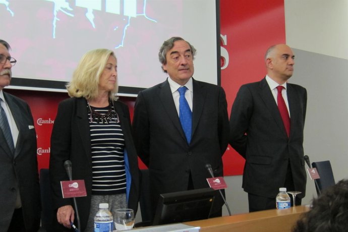El presidente de CEOE, Juan Rosell, en un Congreso de Jóvenes Empresarios